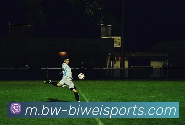 米奇约翰逊谈文班出战情况球队将谨慎处理不冒险